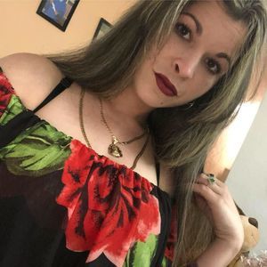 Meet your Posher, Roxana